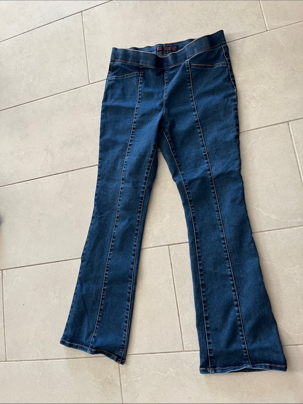 No boundary retro stretch jean